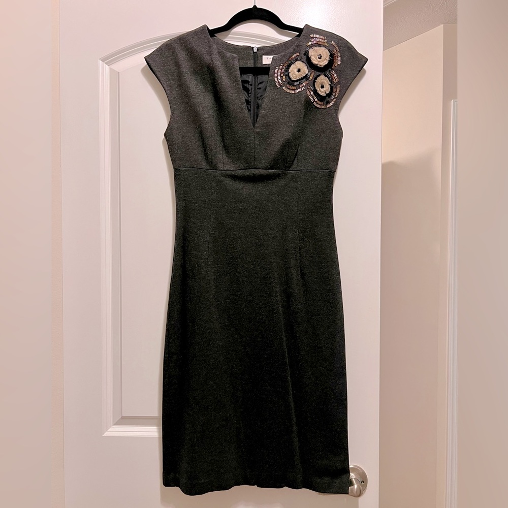 TRINA TURK Charcoal Grey Cap Sleeve Sheath Dress - Size 4